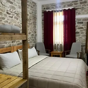  Aparthotel Eri Albania